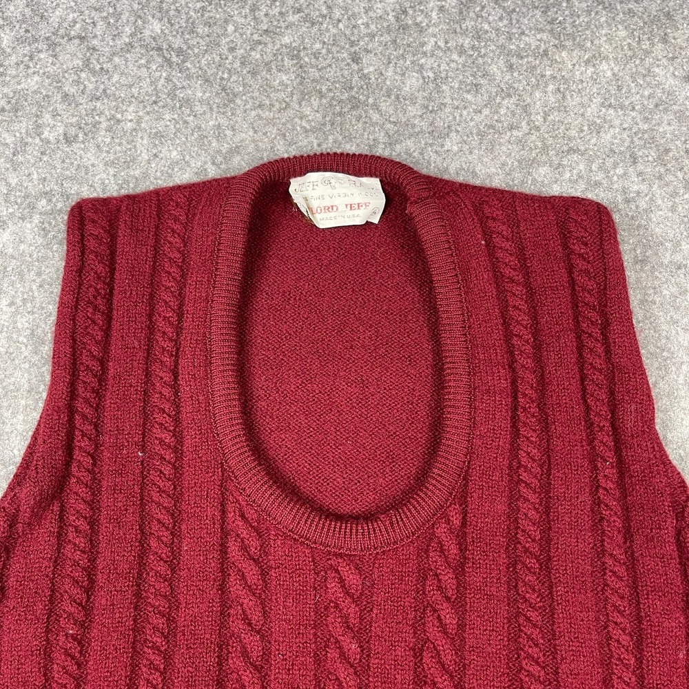 Vintage 70s Lord Jeff‎ Sweater Vest Mens XL (Fits Sm/Med) Cable-Knit Wool USA